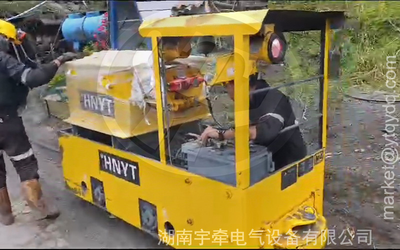 2.5噸防爆蓄電池電機(jī)車(chē)現(xiàn)場(chǎng)視頻.jpg