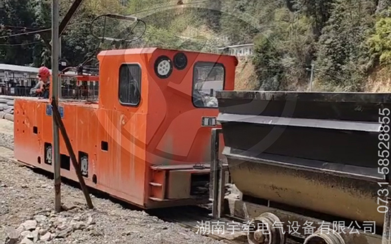 10噸架線式電機(jī)車現(xiàn)場視頻.jpg